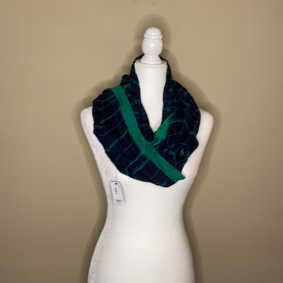 The limited rayon infinity scarf - Picture 1 of 9